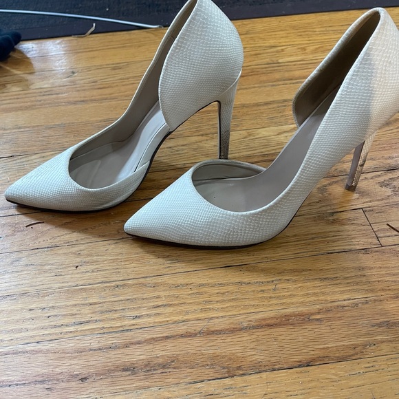 White / off white Call it spring heels - Picture 2 of 3